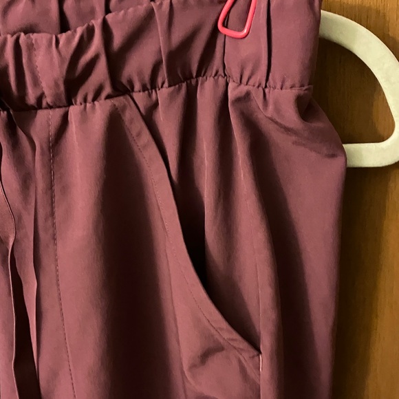 Under Armour Plum Jogger Pants Small - Picture 3 of 5